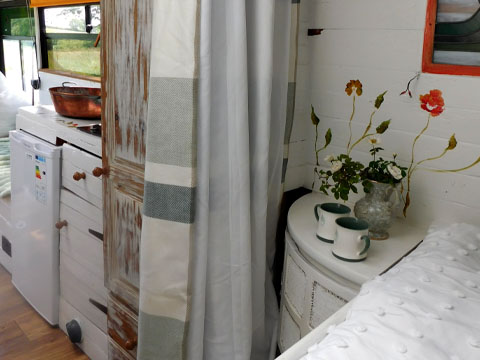 Wootton Manor Woodland Bus Holiday Accommodation