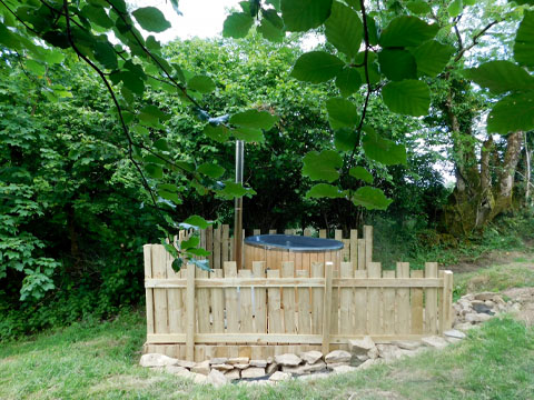 Wootton Manor Woodland Bus Holiday Accommodation