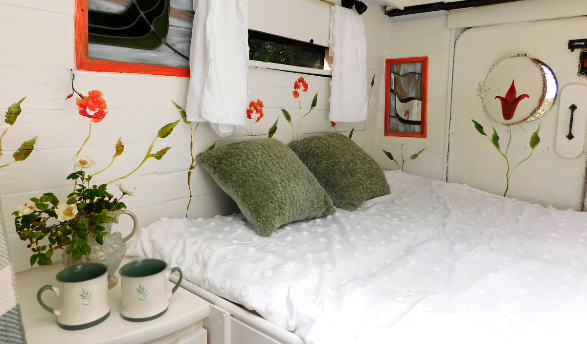 The Wootton Woodland Bus Holiday Accommodation North Devon